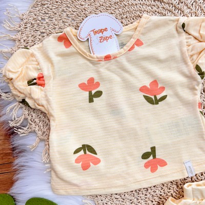 Conj. Blusa com Flores Laranja e Short Saia - Amarelo